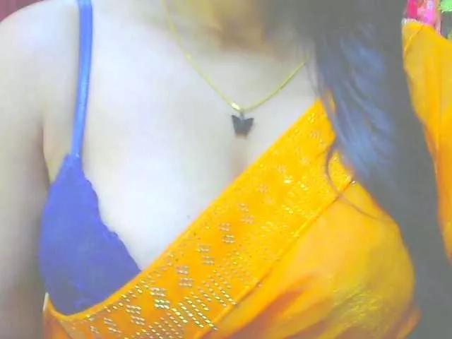 Aarju on BongaCams 