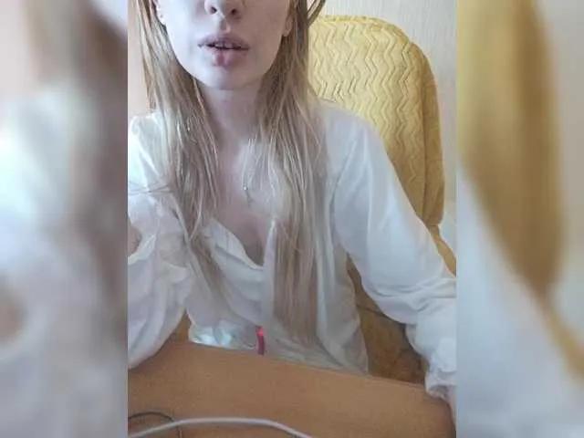 Alexi12 on BongaCams