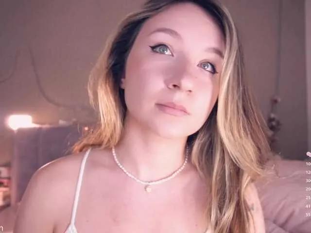 alyyyson on BongaCams