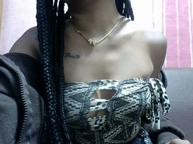Amelia25 on BongaCams
