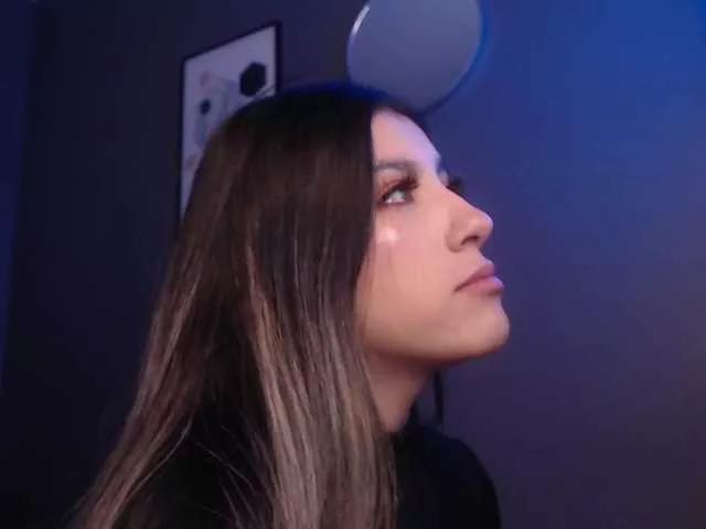 Anneee on BongaCams 