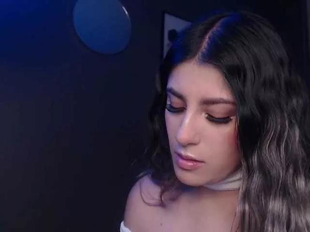 Anneee on BongaCams 