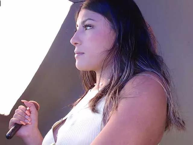 Anneee on BongaCams 