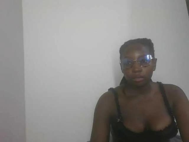 Applebottomqueen on BongaCams