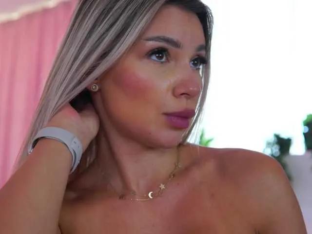 ArtTeasee on BongaCams 