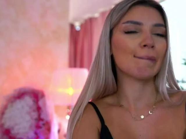 ArtTeasee on BongaCams