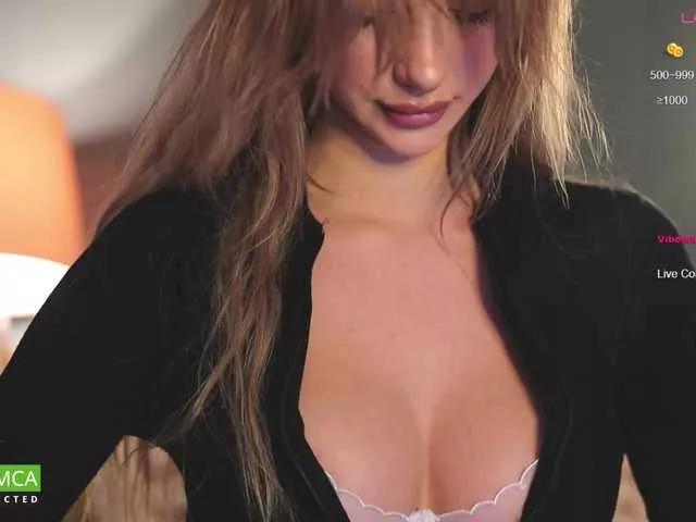 babeholly from BongaCams