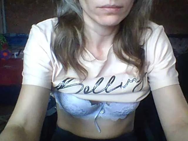 BabyLove4432 on BongaCams 