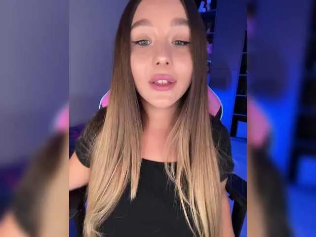 BloomJuliette on BongaCams