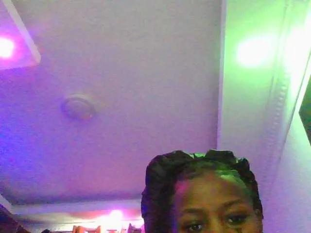Bunnyy0011 on BongaCams