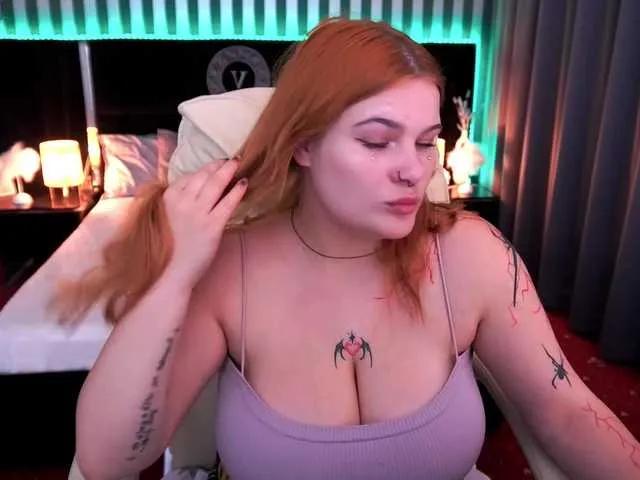 ClumsyNana on BongaCams