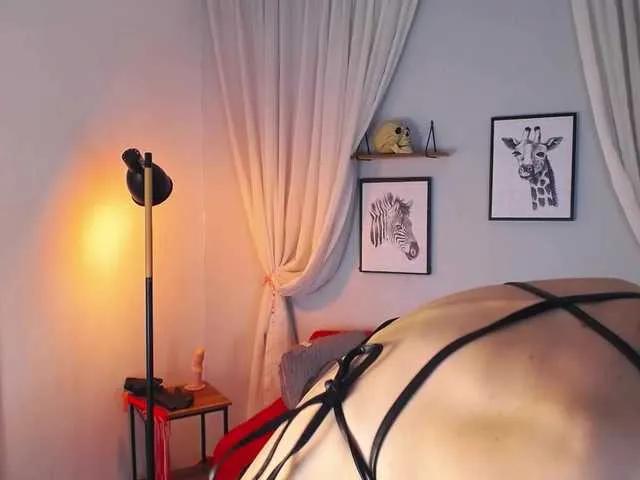 DakariaHills on BongaCams 