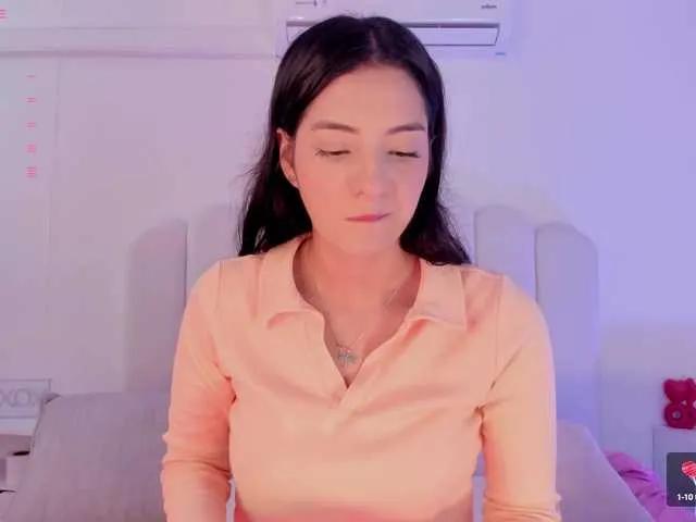 EmmyVegaa1 on BongaCams