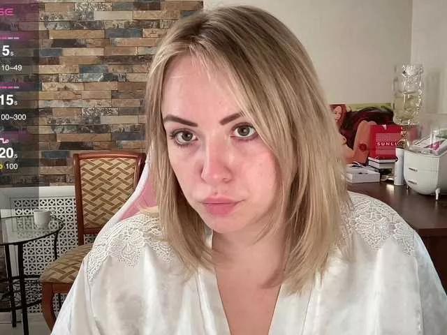 HollyDoll on BongaCams 