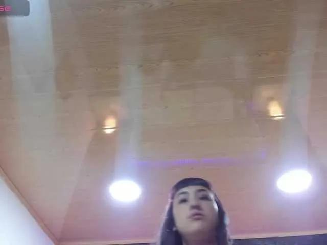 IAM-QUEEN on BongaCams