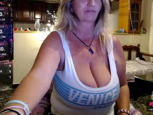 JennaDeluxe on BongaCams