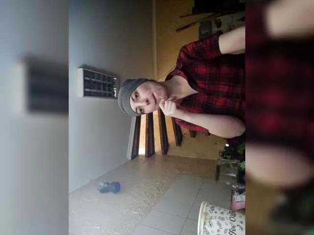 Kira700 on BongaCams