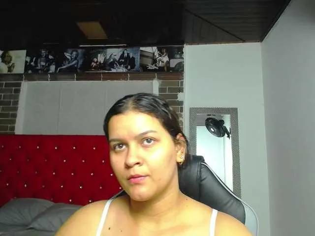 KrissSweetBoobs on BongaCams