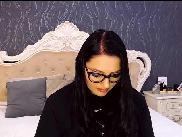 LaurenSaint1 on BongaCams