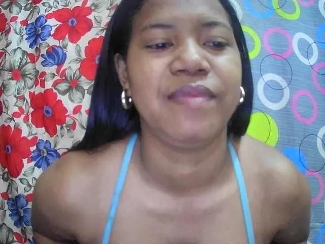 lesly11 on BongaCams 
