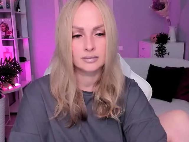 LibbyNora on BongaCams 