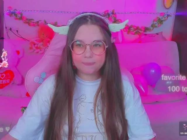 LittleKitsune on BongaCams 
