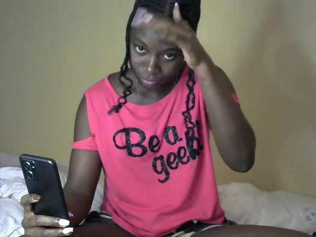 Lorahanna5 on BongaCams