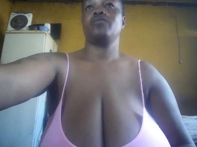 Melonboobs1 on BongaCams
