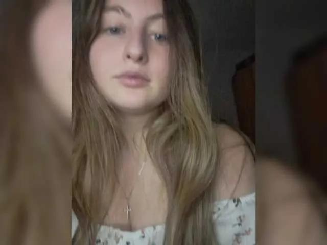 Mianovikkk on BongaCams