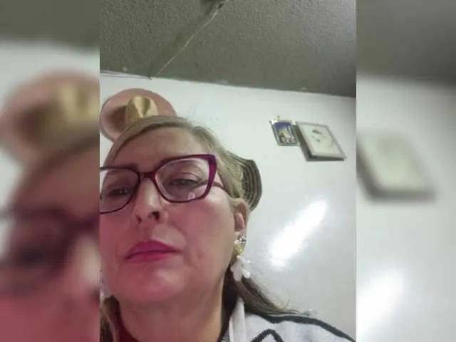 miatitsmature on BongaCams