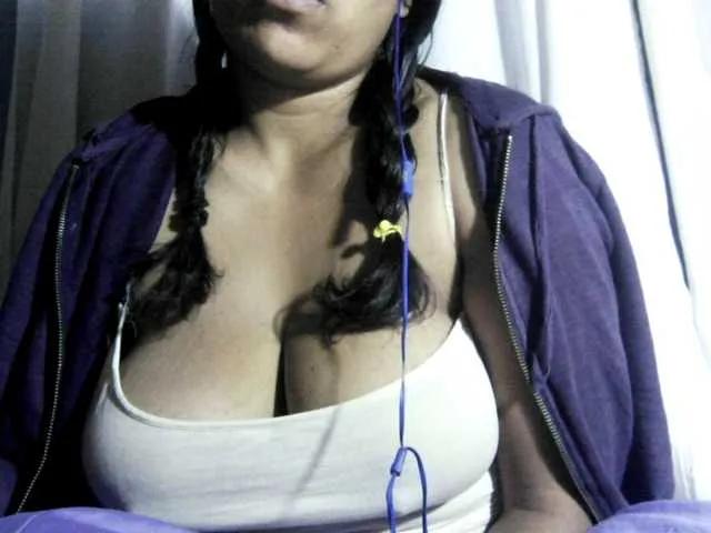 MIRANDAW on BongaCams