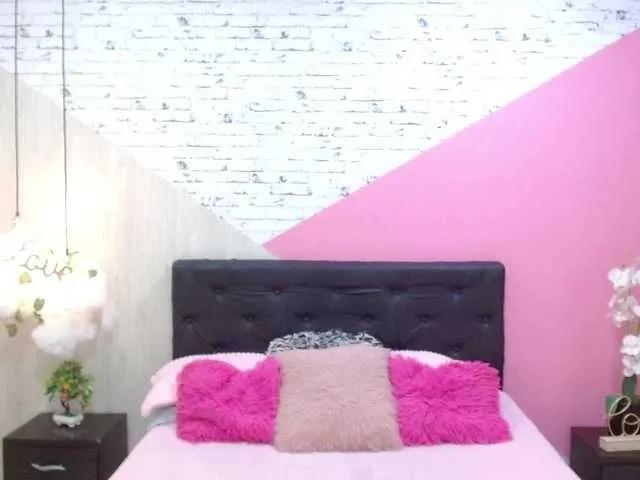 misshoney1 on BongaCams 