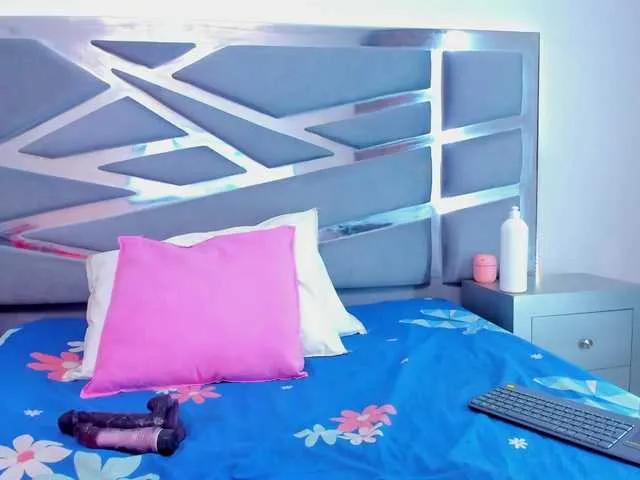 Nanami2 on BongaCams 