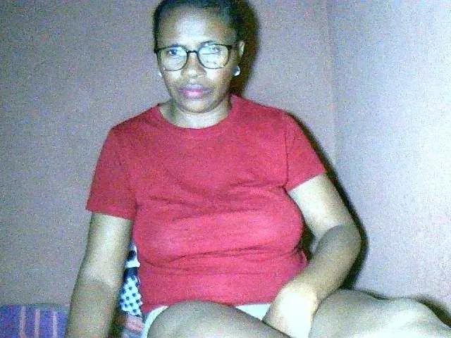 Nirinah2710 on BongaCams 