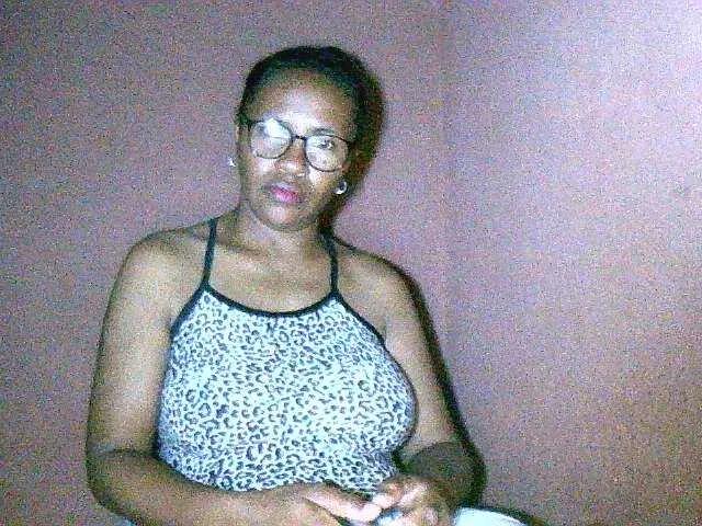 Nirinah2710 on BongaCams 
