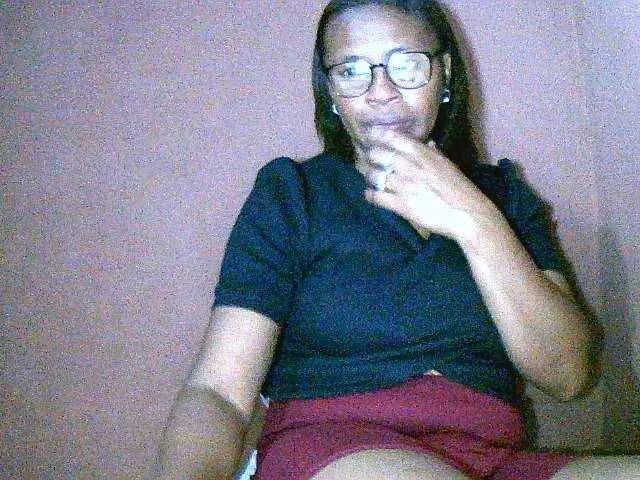 Nirinah2710 on BongaCams 
