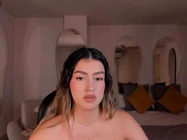PaulinaSantos1 on BongaCams
