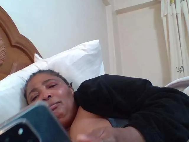 pussylips53 on BongaCams 