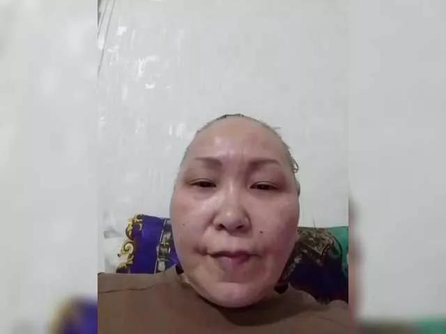 Qweentis on BongaCams 
