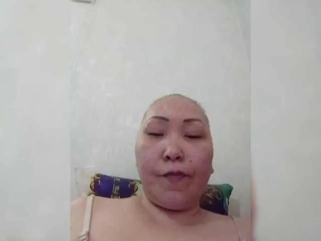 Qweentis on BongaCams