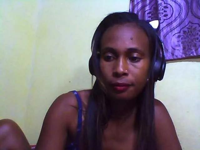 Reine2delice on BongaCams