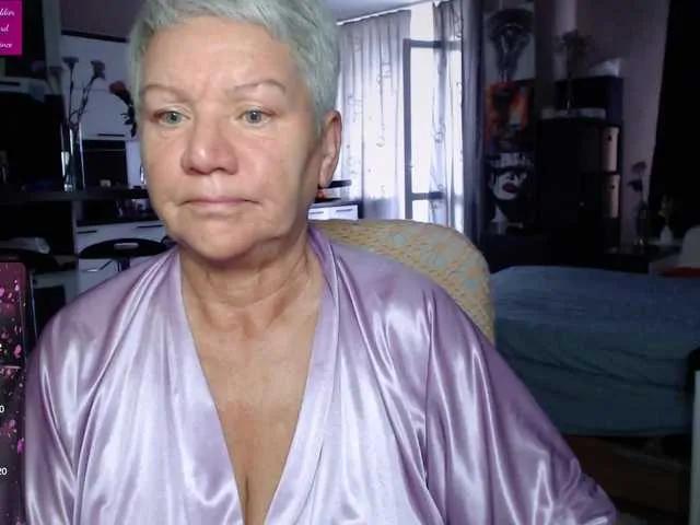 roxana-brooks on BongaCams