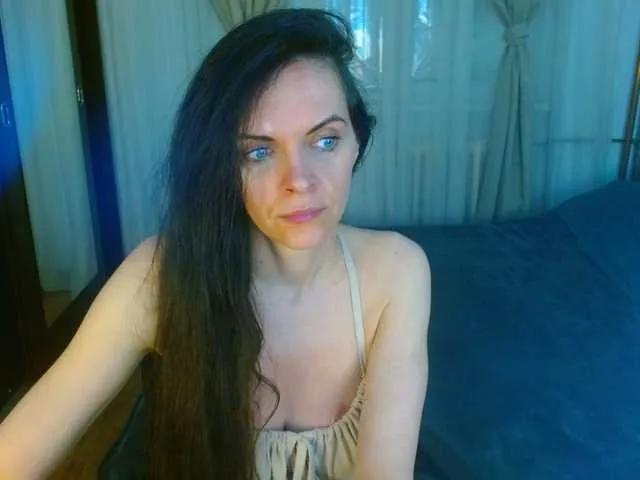 SexQueen11 on BongaCams