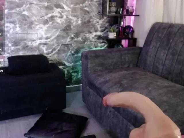 TamaraWaxx on BongaCams