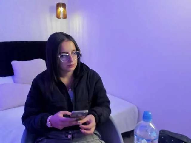 valeria-ponce- on BongaCams