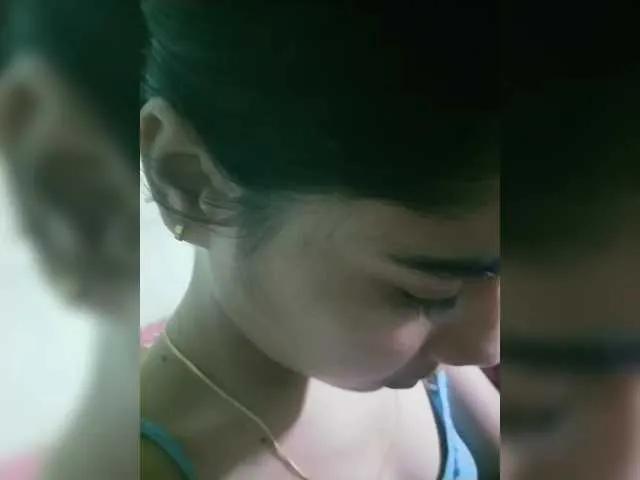 YourAadhya on BongaCams