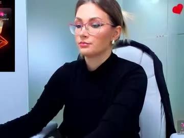 evelyne_rose from Chaturbate