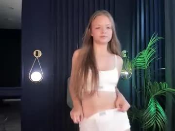 hidden_charm_ on Chaturbate 