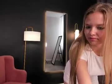 hidden_charm_ on Chaturbate 