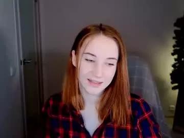 little_pretty_woman from Chaturbate